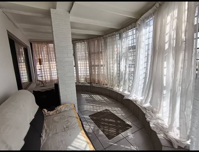 3 BEDROOM HOUSE FOR SALE IN SOUTH CREST